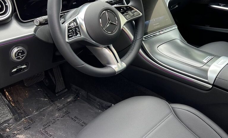 
								2023 Mercedes-Benz C300 4MATIC Sedan full									