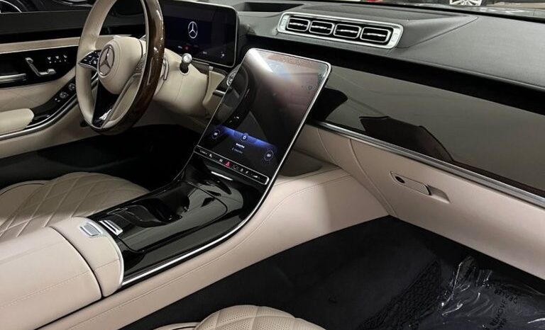 
								2022 Mercedes-Benz S580 4MATIC Sedan full									
