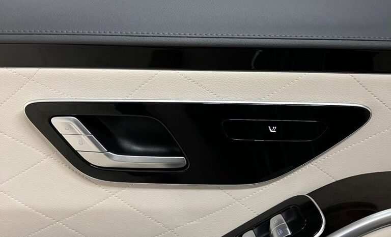 
								2022 Mercedes-Benz S580 4MATIC Sedan full									