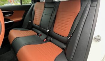 
										2023 Mercedes-Benz C300 4MATIC Sedan full									