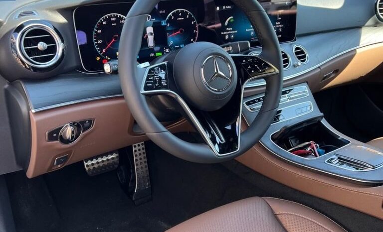 
								2023 Mercedes-Benz E-Class E 450 4MATIC full									