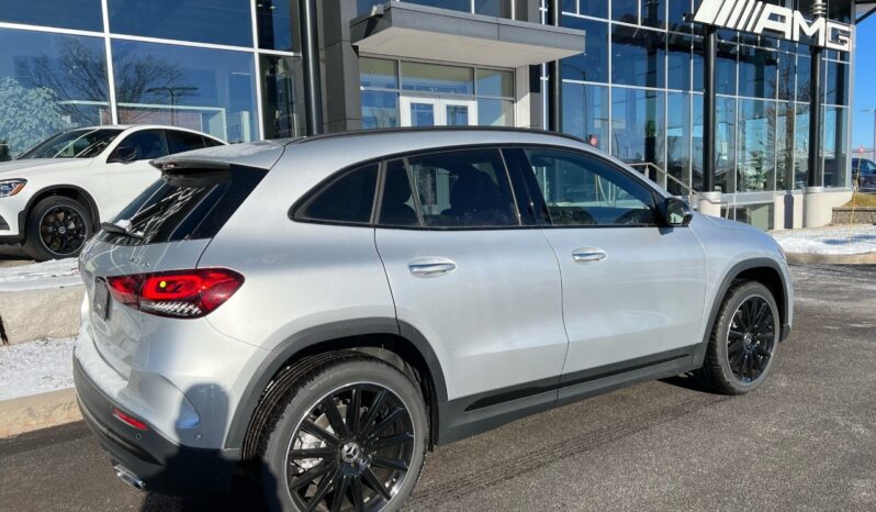 
								2023 Mercedes-Benz GLA250 4MATIC SUV full									