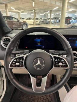 
										2023 Mercedes-Benz GLB250 4MATIC SUV full									