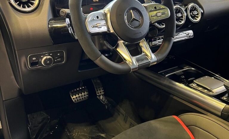 
								2023 Mercedes-Benz GLA45 AMG 4MATIC+ SUV full									