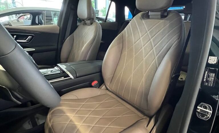 
								2023 Mercedes-Benz EQE 350 4MATIC SUV (Pre-August Production) full									