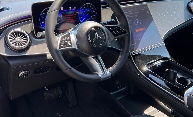 
								2023 Mercedes-Benz EQE 350 4MATIC SUV full									