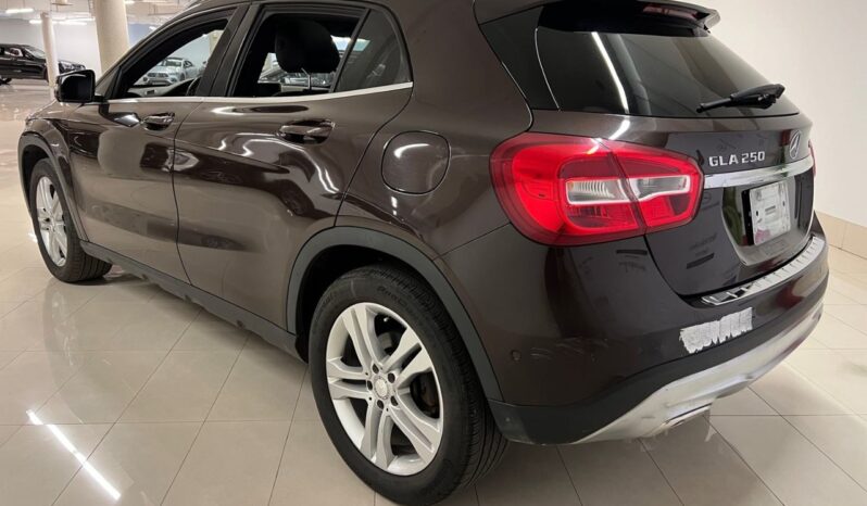 
								2015 Mercedes-Benz GLA250 4MATIC SUV full									