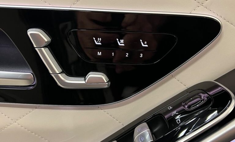 
								2022 Mercedes-Benz S580 4MATIC Sedan full									