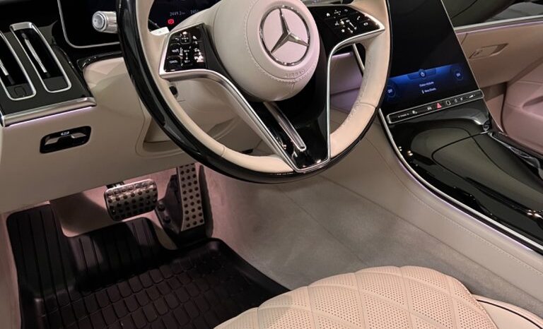 
								2022 Mercedes-Benz S580 4MATIC Sedan full									