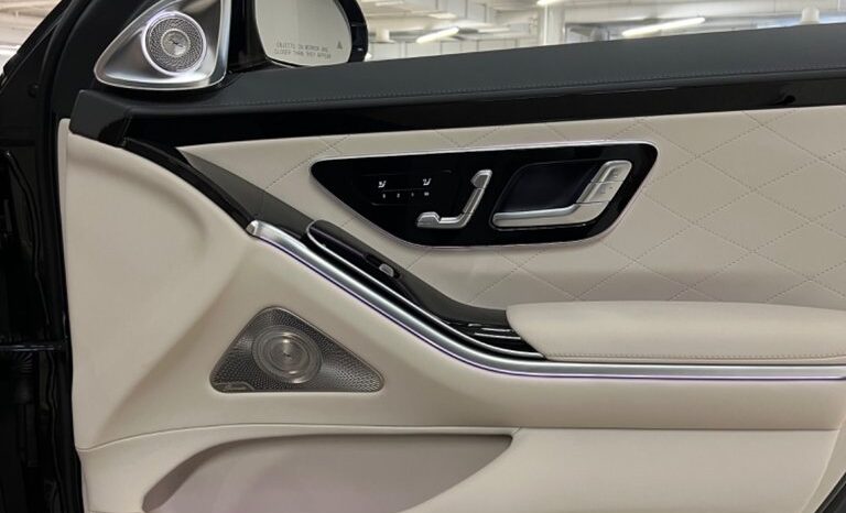 
								2022 Mercedes-Benz S580 4MATIC Sedan full									