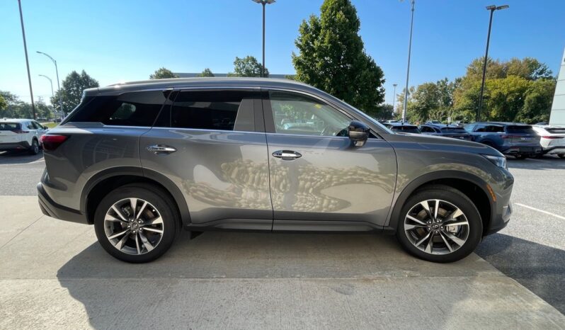 
								2023 Infiniti QX60 LUXE full									