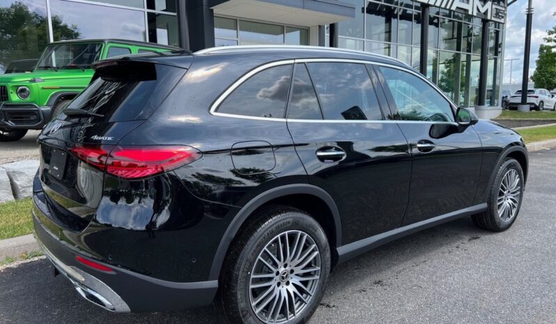 
								2023 Mercedes-Benz GLC300 4MATIC SUV full									