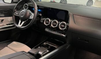
										2022 Mercedes-Benz GLA250 4MATIC SUV full									