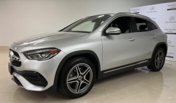
										2022 Mercedes-Benz GLA250 4MATIC SUV full									