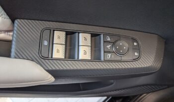 
										2023 Mitsubishi Outlander SEL full									