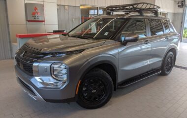 2023 Mitsubishi Outlander LE PREMIUM