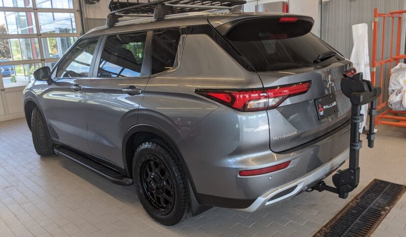 
								2023 Mitsubishi Outlander LE PREMIUM full									