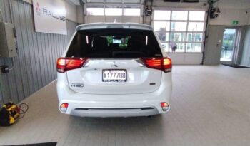 
										2022 Mitsubishi OUTLANDER PHEV GT full									