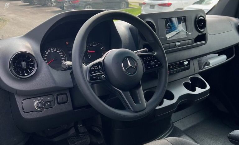
								2023 Mercedes-Benz Sprinter 2500 Cargo 144 Low Roof (Std) full									