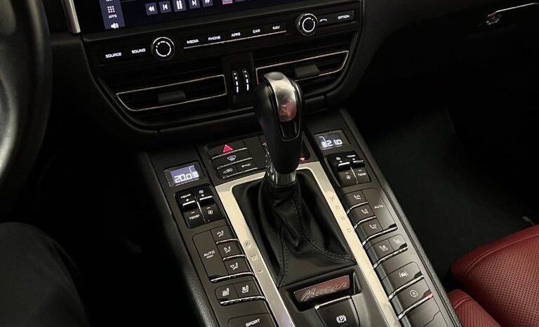 
								2019 Porsche Macan full									