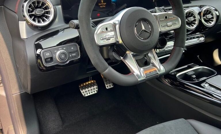 
								2023 Mercedes-Benz CLA250 4MATIC Coupe full									