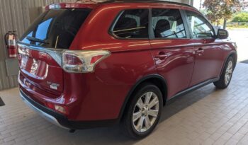 
										2015 Mitsubishi Outlander ES AWD full									