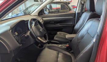 
										2015 Mitsubishi Outlander ES AWD full									