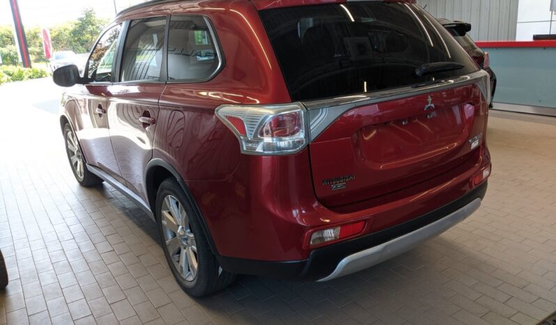 
								2015 Mitsubishi Outlander ES AWD full									