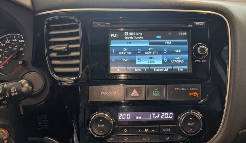 
								2015 Mitsubishi Outlander ES AWD full									