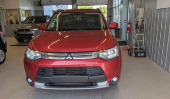 
										2015 Mitsubishi Outlander ES AWD full									