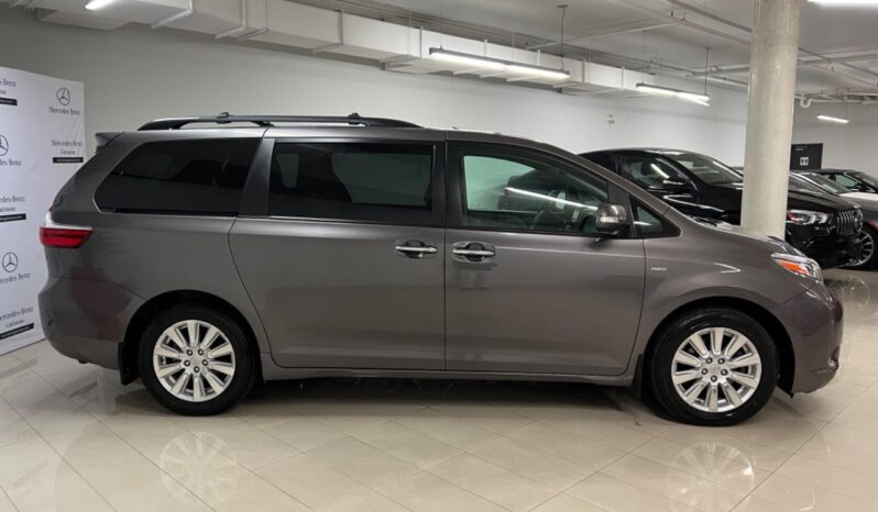 
								2017 Toyota Sienna XLE LTD 7-Passenger V6 full									