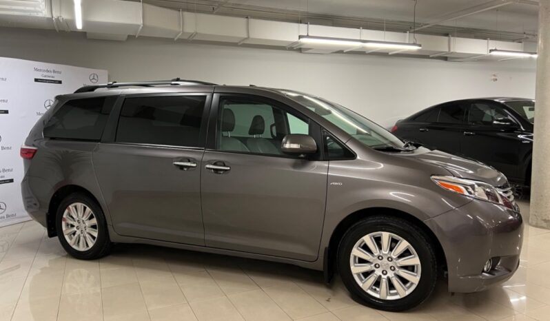 2017 Toyota Sienna XLE LTD 7-Passenger V6 - Used Minivan - VIN: 5TDDZ3DC2HS162007 - Mercedes-Benz Gatineau