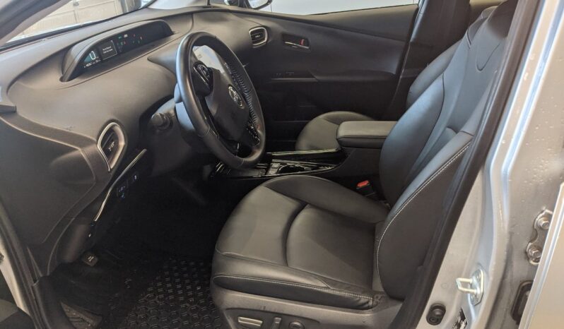 
								2020 Toyota Prius Prime full									