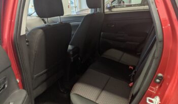 
										2019 Mitsubishi RVR SE AWD full									