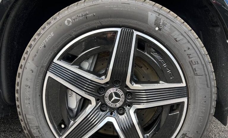 
								2023 Mercedes-Benz GLC300 4MATIC SUV full									