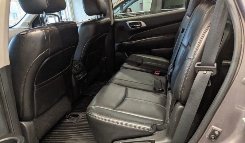 
								2014 Nissan Pathfinder PLATINUM 4WD full									