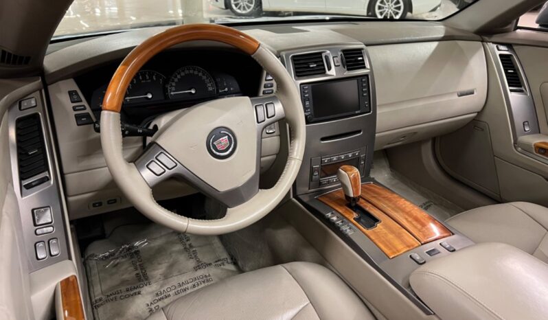 
								2004 Cadillac XLR 2Dr CONV Hardtop full									