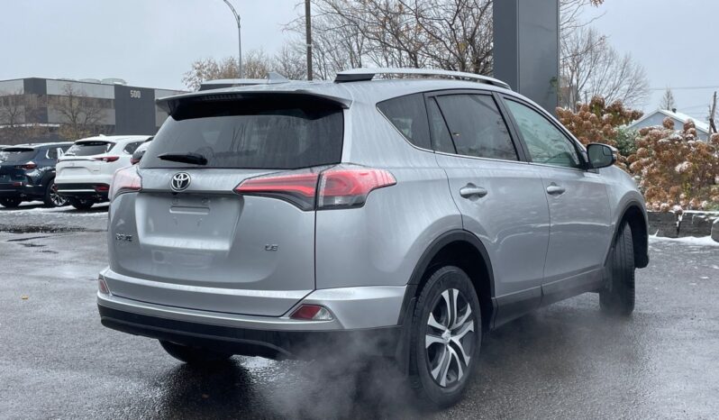 
								2016 Toyota RAV4 LE full									