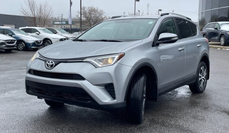 
								2016 Toyota RAV4 LE full									