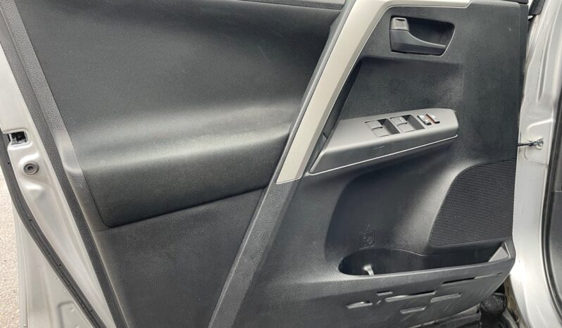 
								2016 Toyota RAV4 LE full									