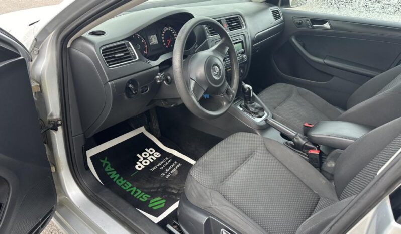 
								2013 Volkswagen Jetta 4dr 2.0L Auto Trendline *Ltd Avail* full									