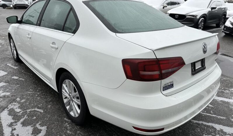 
								2017 Volkswagen Jetta 4dr 1.4 TSI Auto Wolfsburg Edition full									