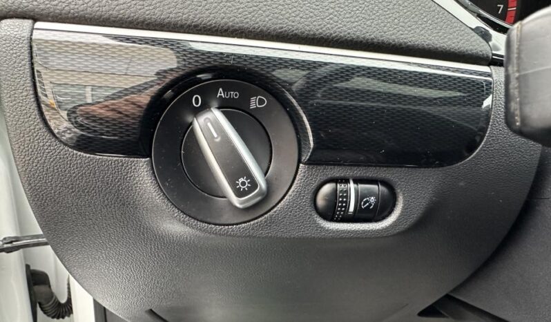 
								2017 Volkswagen Jetta 4dr 1.4 TSI Auto Wolfsburg Edition full									