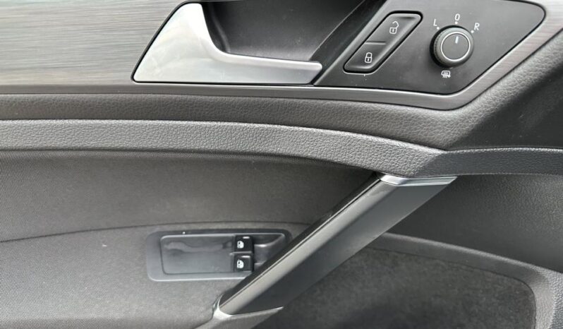 
								2018 Volkswagen Golf Trendline 3-door Manual full									