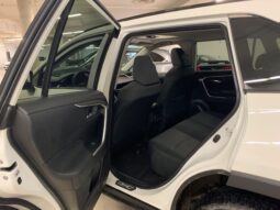 
										2020 Toyota RAV4 AWD XLE full									