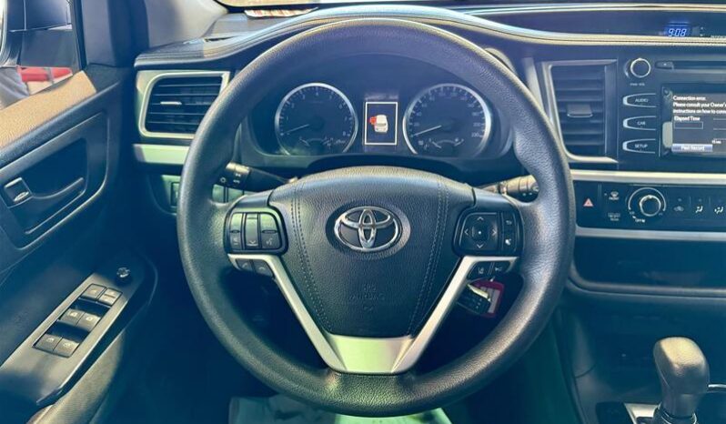 
								2018 Toyota Highlander LE full									