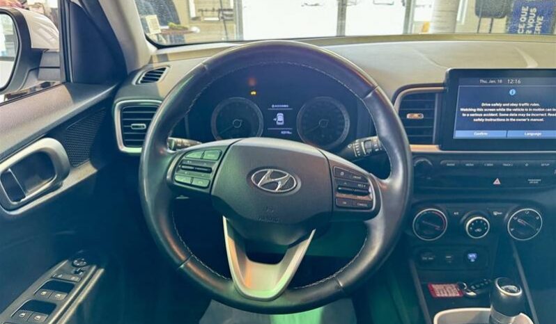 
								2021 Hyundai Venue Trend full									