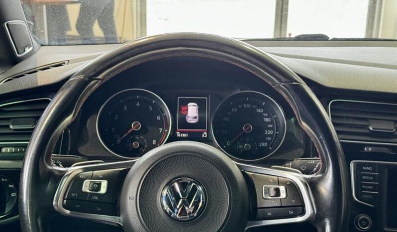 
								2017 Volkswagen Golf GTI 5-Door Autobahn full									