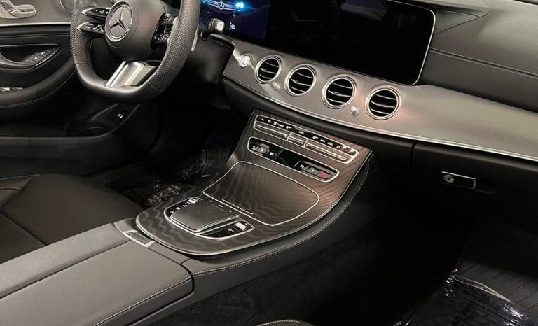 
								2023 Mercedes-Benz E350 4MATIC Sedan full									