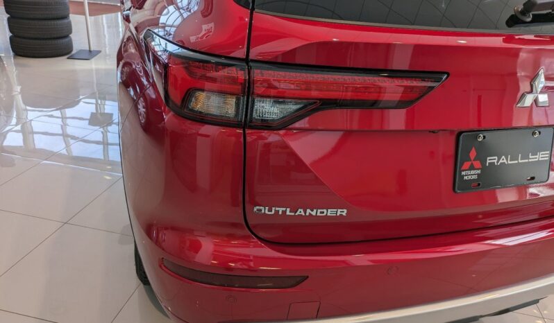 
								2024 Mitsubishi Outlander GT full									
